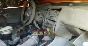 Incendian vehículo en una vivienda en barrio Obrero - Radio Imperio