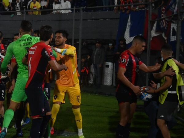 El descargo de la pareja de Jean por el rosario desaparecido - Cerro Porteño - ABC Color