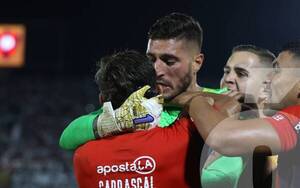 Crónica / [GALERIA] ¡Ndiii! La pelea aparte que hubo en el clásico