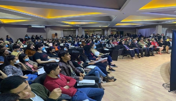 Educación Financiera en Alto Paraná cerró con conversatorio universitario