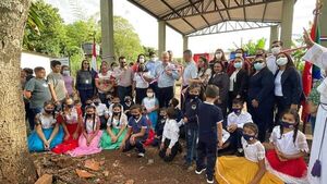 Municipalidad inauguró tinglado en una escuela de Cerro Cora’i - Radio Imperio