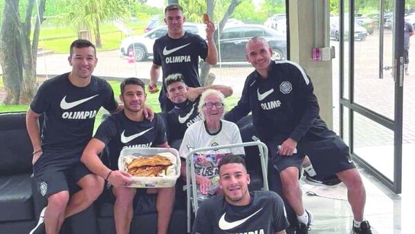 Recibieron como una reina a la abuela de Olimpia
