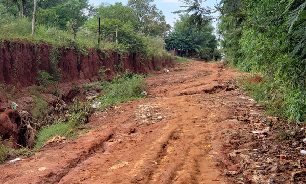 Vecinos del barrio Primero de Marzo aislados por caminos intransitables - OviedoPress