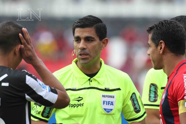 Enrique Cáceres será presidente de la Comisión de Árbitros de la CONMEBOL