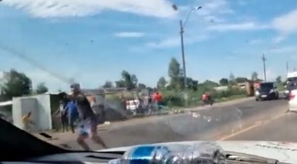 Atacan a pedradas a personal de la Armada durante operativo anticontrabando