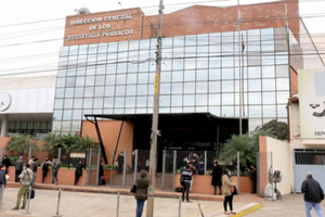 Suspenden a jefas y funcionarios de Registros Públicos por supuesta falsificación de sellos para la venta de un inmueble