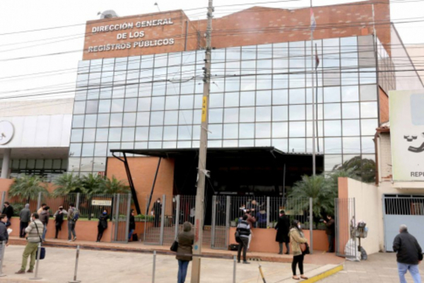 Suspenden a jefas y funcionarios de Registros Públicos por supuesta falsificación de sellos para la venta de un inmueble