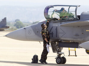 Brasil vuela con éxito los primeros cazas Gripen operativos de 36 que adquirió - MarketData