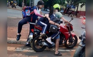 Retienen motocicletas que transportaban hasta tres pasajeros menores
