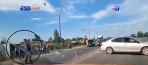 Turba ataca móvil de la Armada durante procedimiento en Vista Alegre | Noticias Paraguay