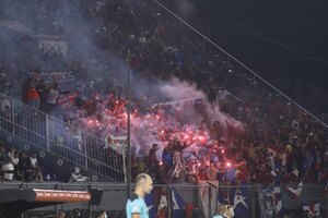 Carrascal elogia a la hinchada de Cerro y asegura: 'Soy muy feliz aquí'