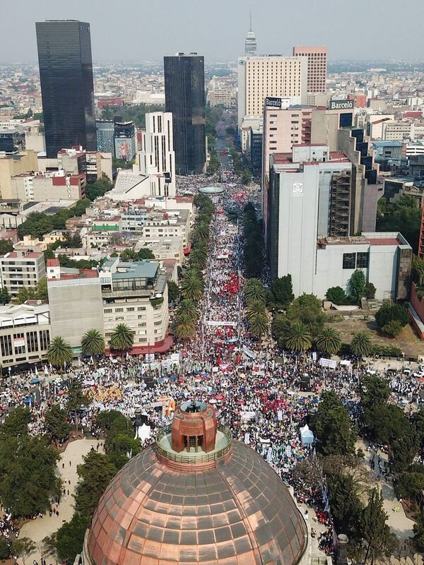 Miles de mexicanos manifiestan su apoyo a reforma eléctrica de López Obrador - Mundo - ABC Color