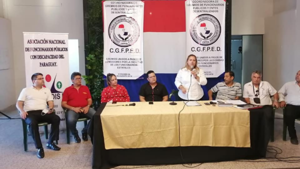 Funcionarios públicos se manifiestan por aumentos - El Independiente