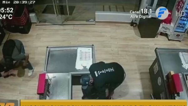 Fingieron ser clientes para asaltar minimercado en San Antonio