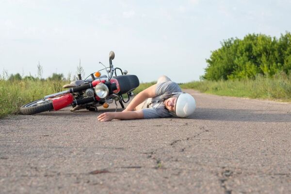 Hombre cayó de su moto y estuvo dos días tirado al costado de la ruta