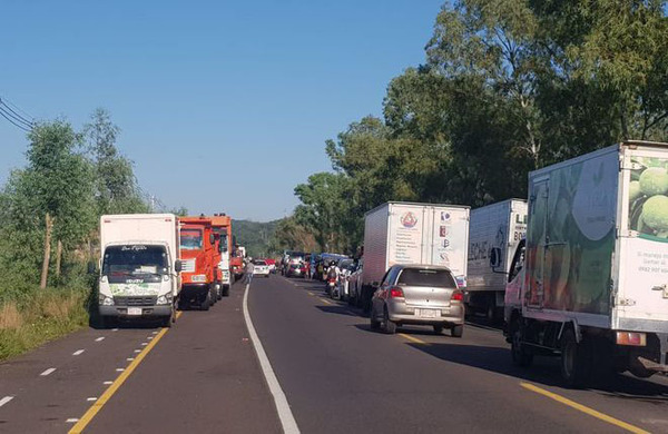 Camioneros amenazan cerrar rutas en rechazo a nuevo endeudamiento para subsidiar gasolineras privadas | DIARIO PRIMERA PLANA