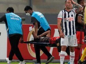 El padre de Robert Rojas: “Me dijo que fue un patadazo de esos duros” - Fútbol Internacional - ABC Color