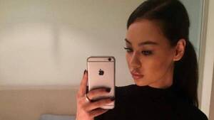 Crónica / Se tiró por la ventana porque su novio hizo tocorré su video hot