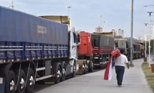 Camioneros anuncian posible nuevo paro nacional - El Independiente