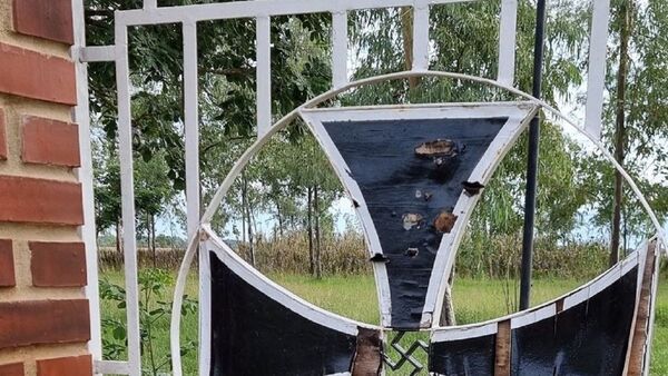 Colocaron símbolo nazi en un portón y causaron roncha