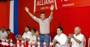 La Nación / “Hoy sentimos un viento a favor” dijo Santiago Peña en acto político