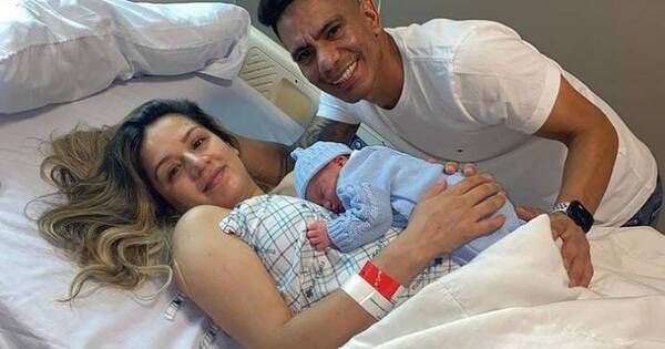 La Nación / Desbordado de felicidad, Rodolfo Gamarra compartió fotos del nacimiento su hijo Lucca
