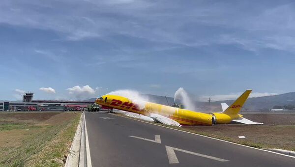 Avión de carga sufre accidente en aeropuerto de Costa Rica - Mundo - ABC Color