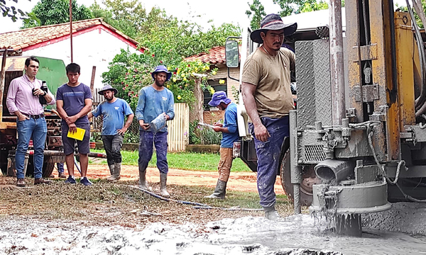 Construyen sistema de agua potable en el Asentamiento Bonanza de Coronel Oviedo - OviedoPress