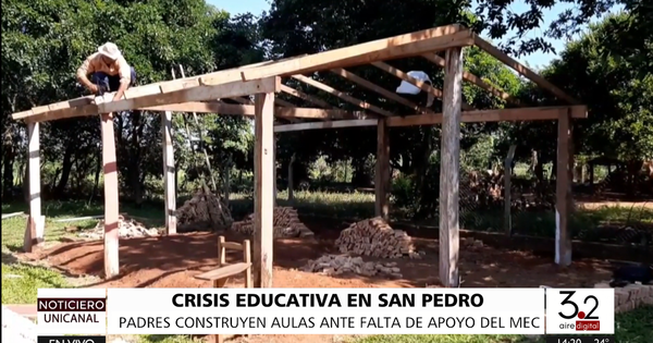 Padres construyen aulas en San Pedro ante inacción de autoridades