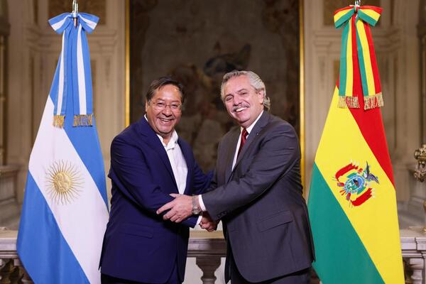 Diario HOY | Argentina y Bolivia llaman a preservar democracia en Perú y respaldan a Castillo