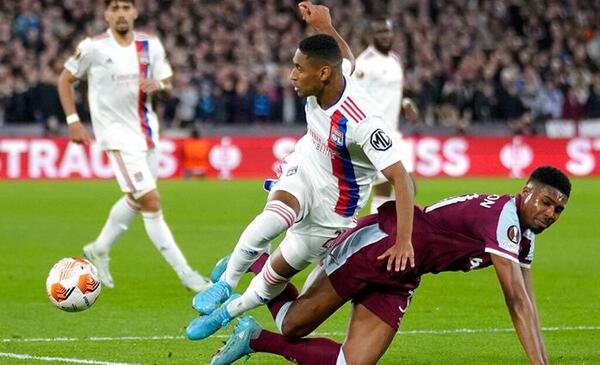 Diario HOY | El West Ham resiste al Lyon con uno menos