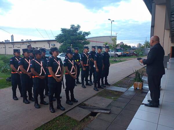 Realizan entrega de elementos de autoayuda a agentes de la Policía Nacional Urbana