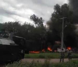 Crónica / [VIDEO] Incendio en depósito mau de combustibles en Puerto Falcón