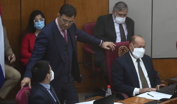 Senado sigue impidiendo que las gobernaciones transfieran dinero a Ongs y comisiones vecinales - Nacionales - ABC Color
