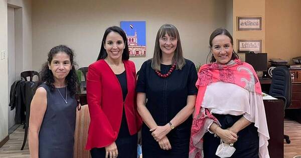La Nación / Embajadora de Polonia valora postura y ayuda de paraguayos a refugiados por la guerra en Ucrania