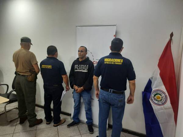 Diario HOY | En CDE interceptan a extranjero con documento mau y orden de captura en Brasil