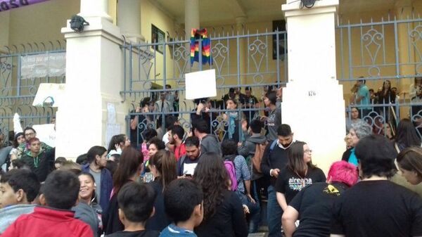 Protestarán contra juicio que podría condenar a estudiante de la UC por supuesta coacción - Nacionales - ABC Color