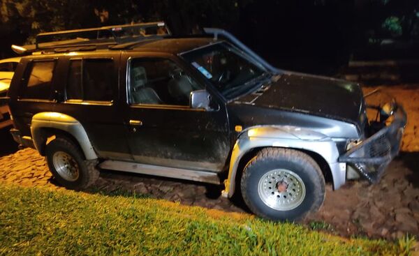 Recuperan camioneta robada al cantinero de una escuela en Luque - Nacionales - ABC Color