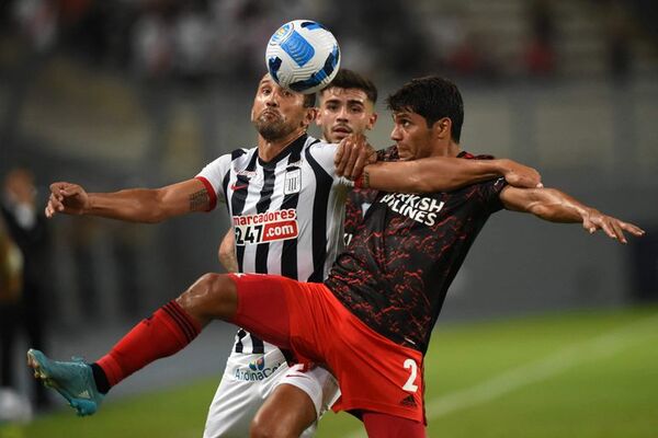 Robert Rojas será operado mañana de la fractura de tibia y peroné - Fútbol - ABC Color