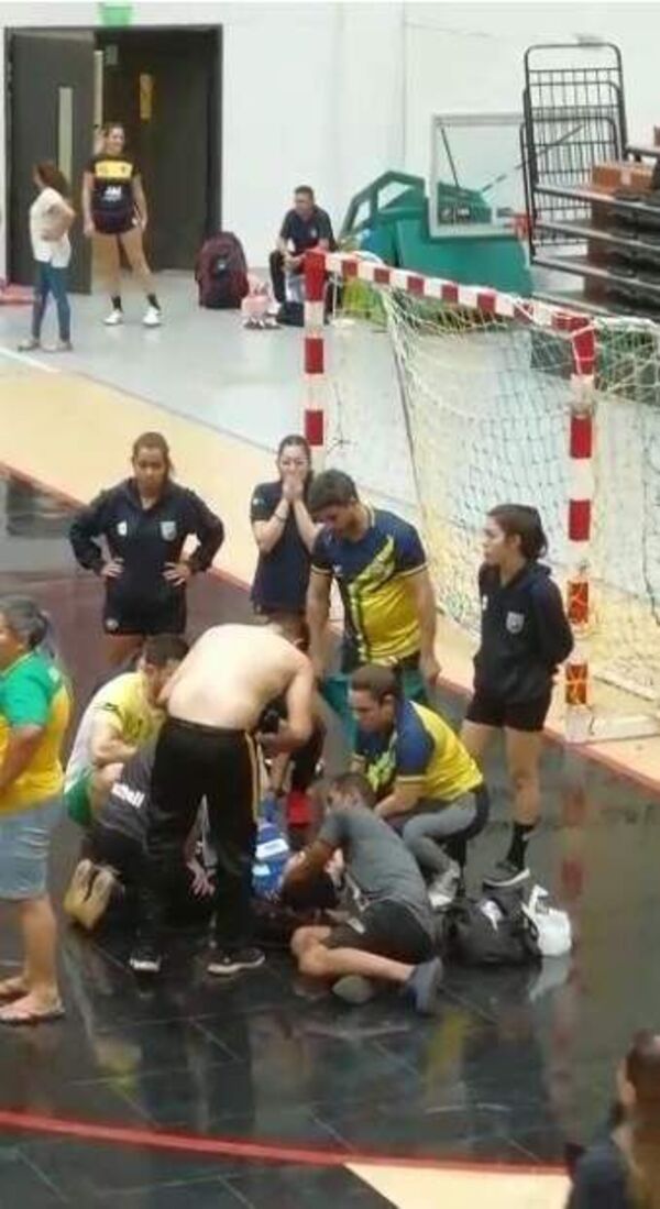 Lamentable y peligrosa falta de organización en el Nacional de Handbol - Polideportivo - ABC Color