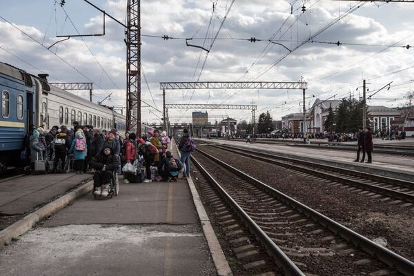 Ucrania: ataque contra estación de tren deja decenas de fallecidos y heridos | 1000 Noticias