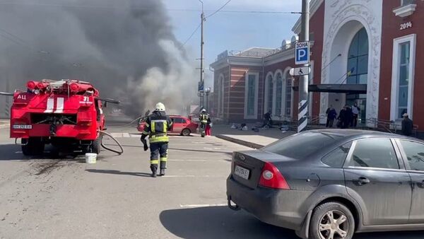 Al menos 30 muertos en ataque a estación de tren en Ucrania