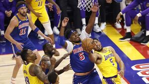 Los Warriors se aprovechan de unos Lakers sin estrellas ni nada en juego