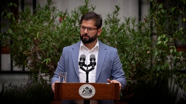 Boric lanzó un plan: transporte congelado, suba de salarios y apoyo a las pymes - .::Agencia IP::.