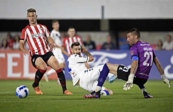 Morel gana el duelo de paraguayos a Florentín: Tremenda goleada de Estudiantes a Vélez