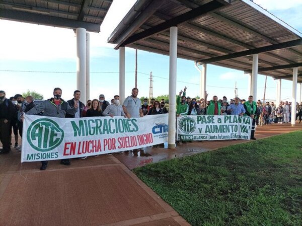 Posadas: Trabajadores de Migraciones profundizan medidas “por un salario digno”