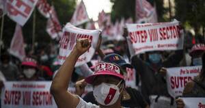 La Nación / Congreso aprueba moción que insta al presidente de Perú a renunciar