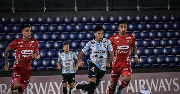 Candente empate entre Guaireña y el DIM por la Sudamericana