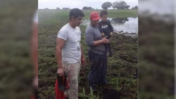 Culpan a pombero de tirar en una laguna a niño de 3 años