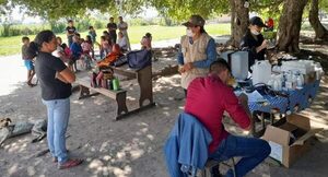Realizan atención médica a familias ribereñas de Barranquerita, Puerto Antequera